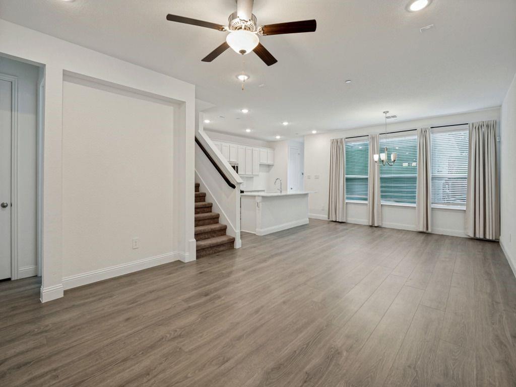 1024 Thomas Place, Carrollton, TX 75006