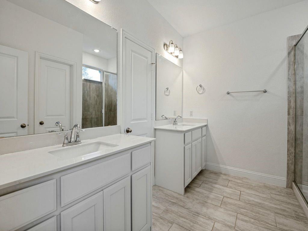 1024 Thomas Place, Carrollton, TX 75006