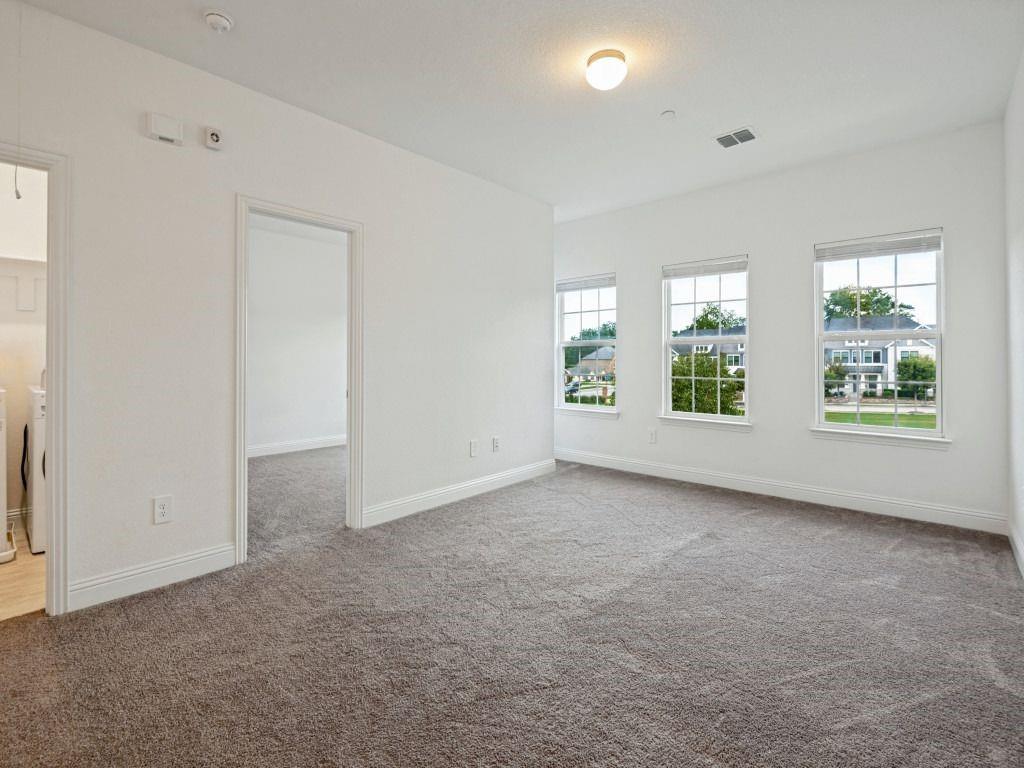 1024 Thomas Place, Carrollton, TX 75006