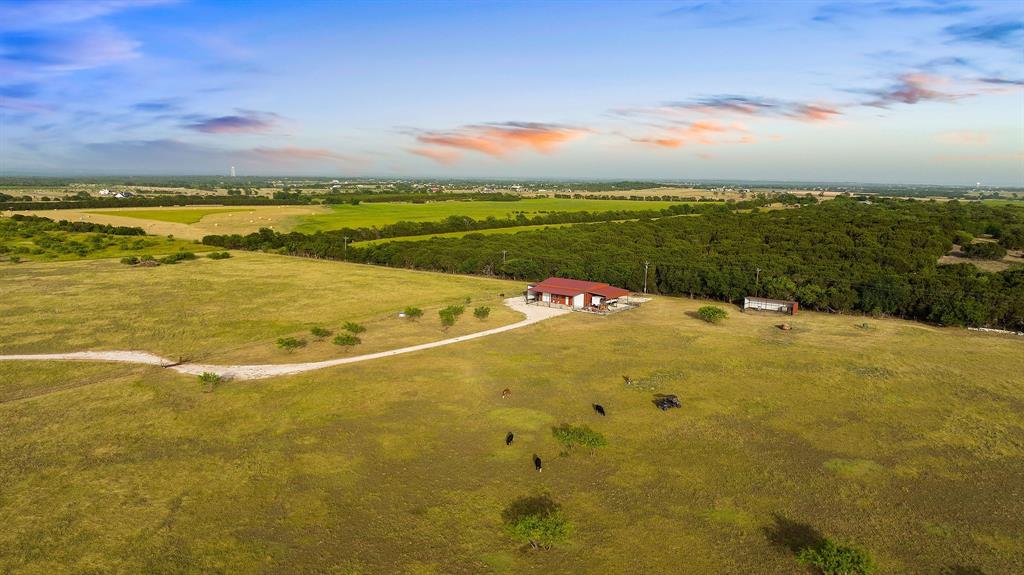 1095 Austin Hines Drive, China Spring, TX 76633