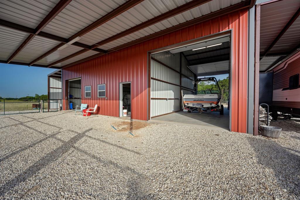 1095 Austin Hines Drive, China Spring, TX 76633