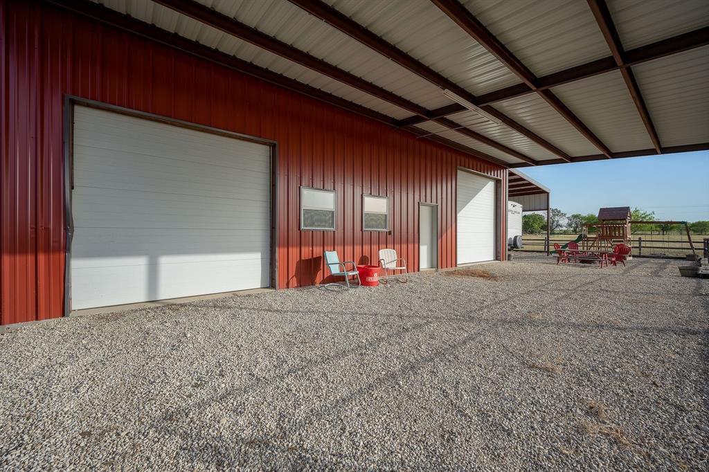 1095 Austin Hines Drive, China Spring, TX 76633