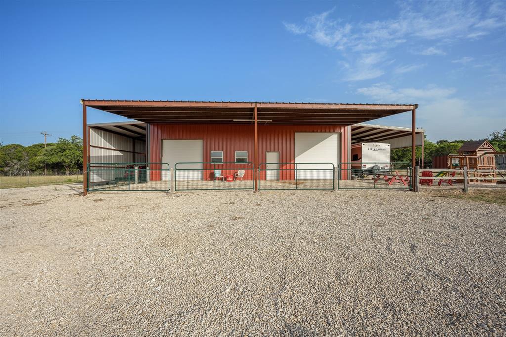 1095 Austin Hines Drive, China Spring, TX 76633