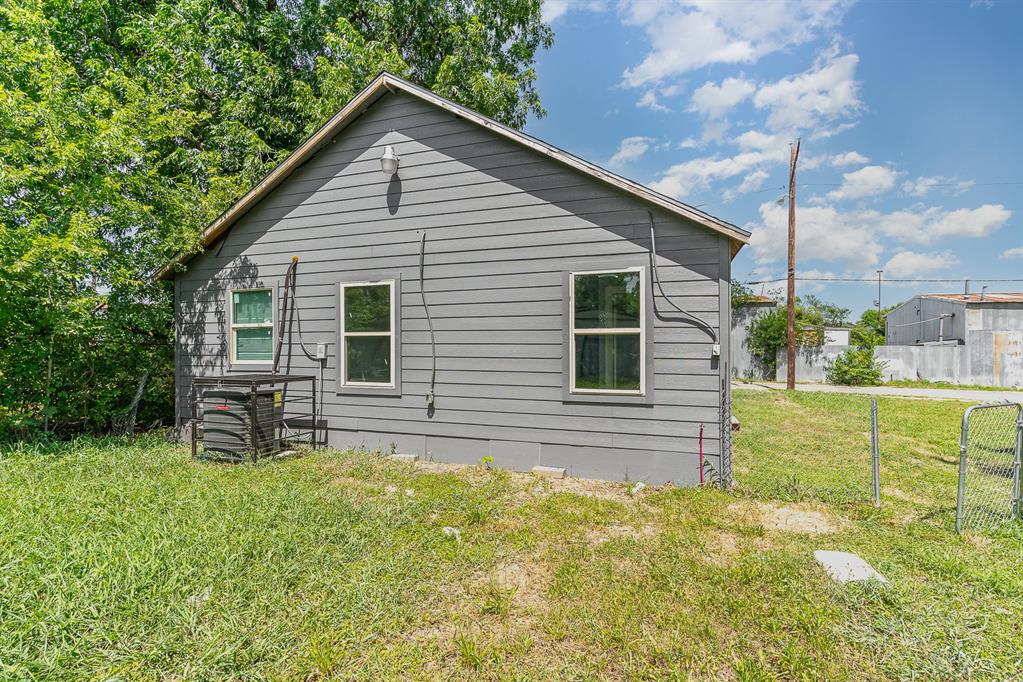 4621 Owenwood Avenue, Dallas, TX 75223