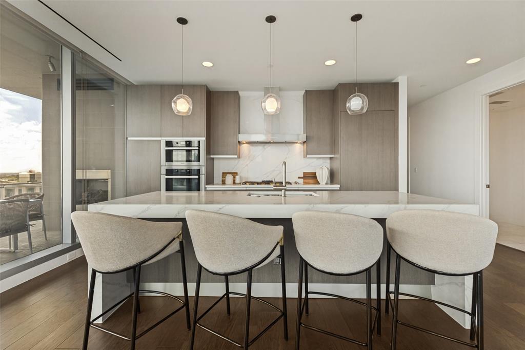 3130 N Harwood Street, #1701, Dallas, TX 75202