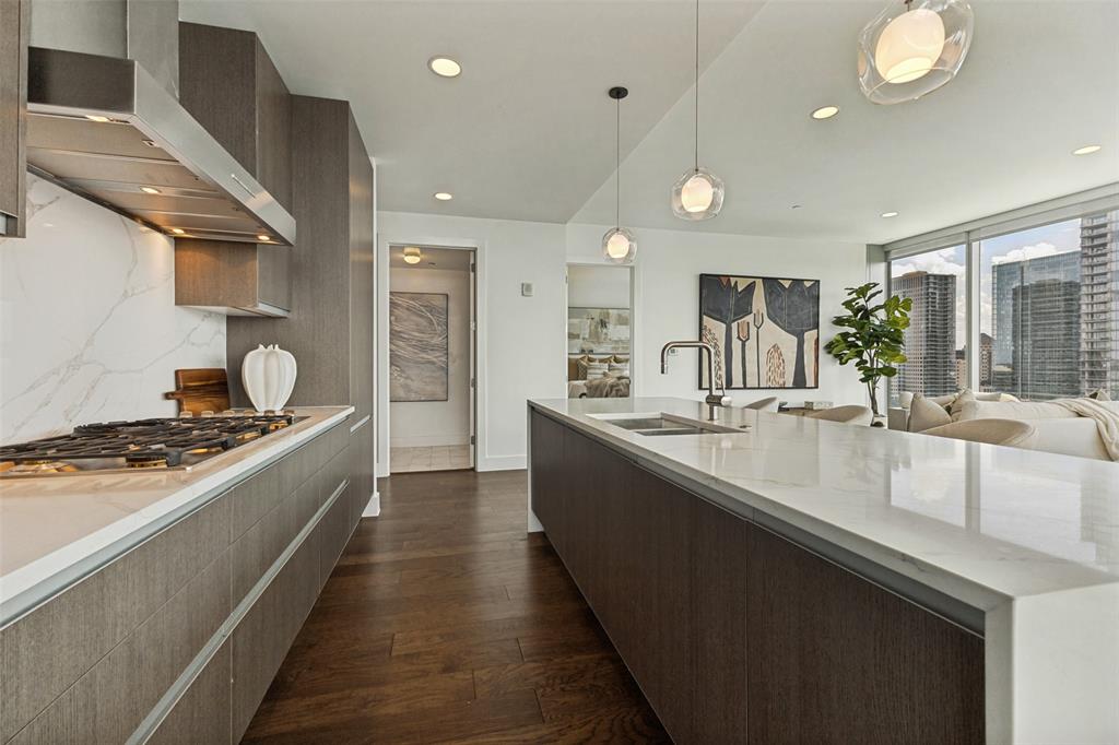 3130 N Harwood Street, #1701, Dallas, TX 75202