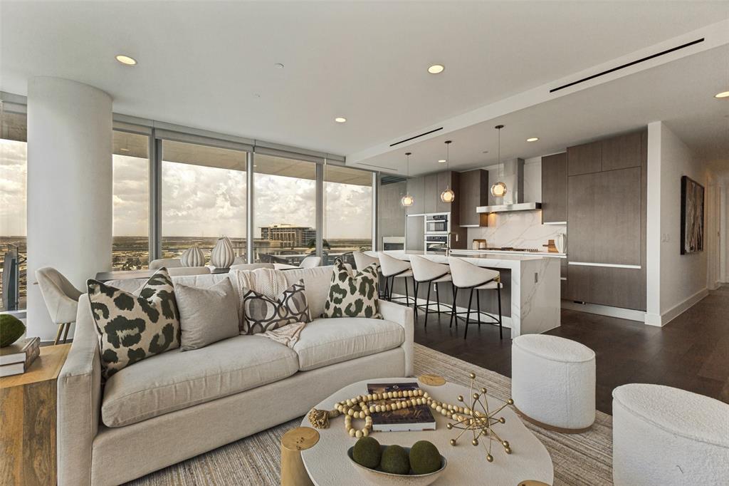 3130 N Harwood Street, #1701, Dallas, TX 75202