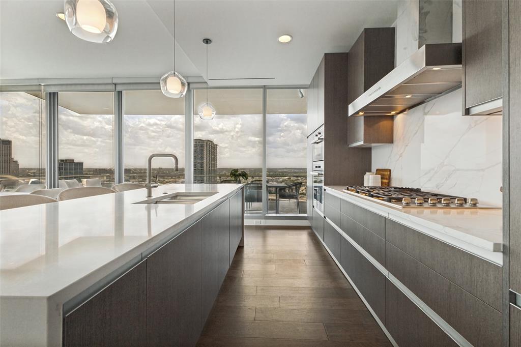 3130 N Harwood Street, #1701, Dallas, TX 75202