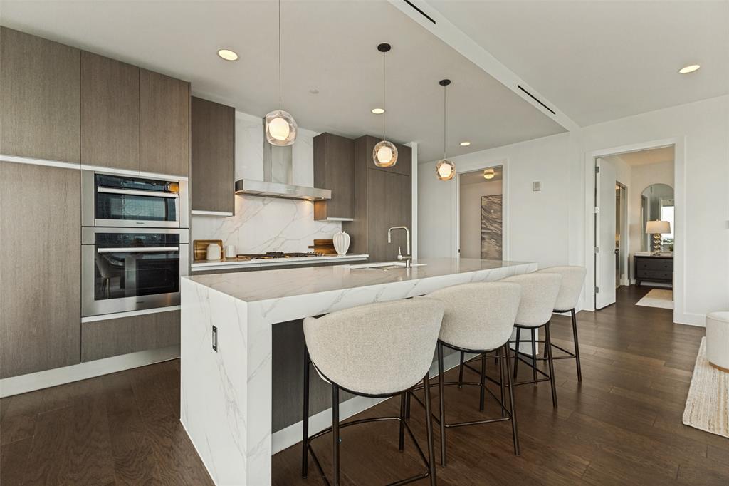 3130 N Harwood Street, #1701, Dallas, TX 75202