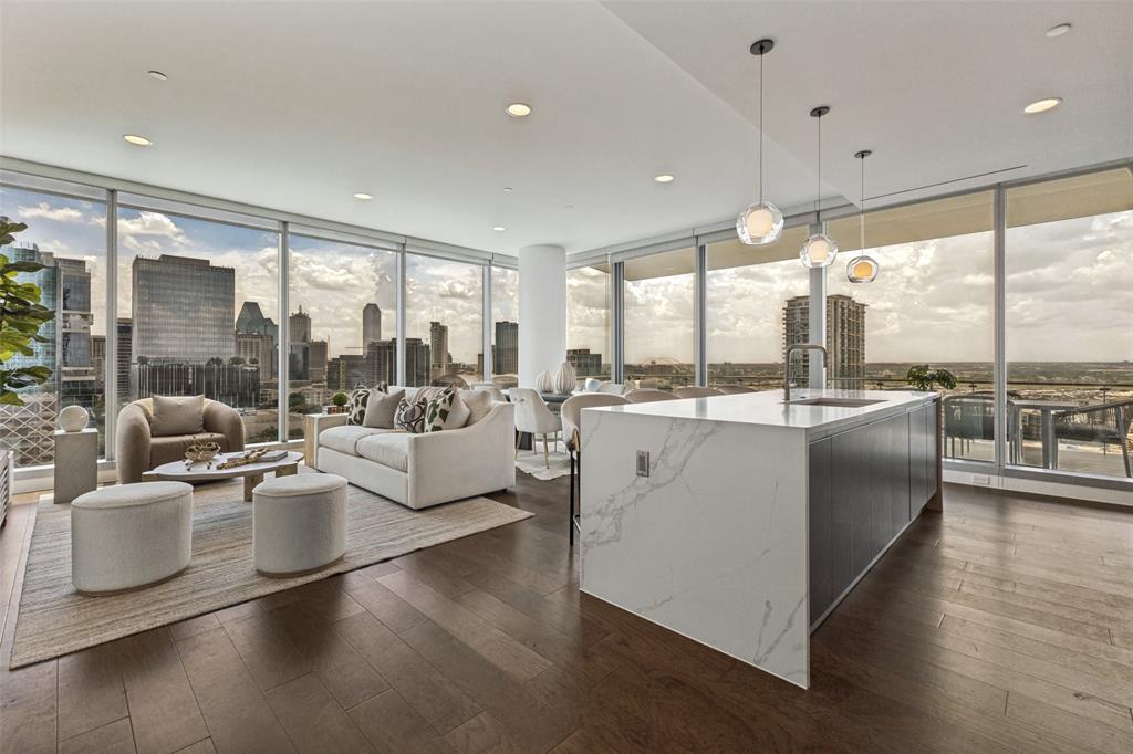 3130 N Harwood Street, #1701, Dallas, TX 75202
