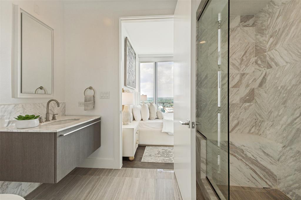 3130 N Harwood Street, #1701, Dallas, TX 75202