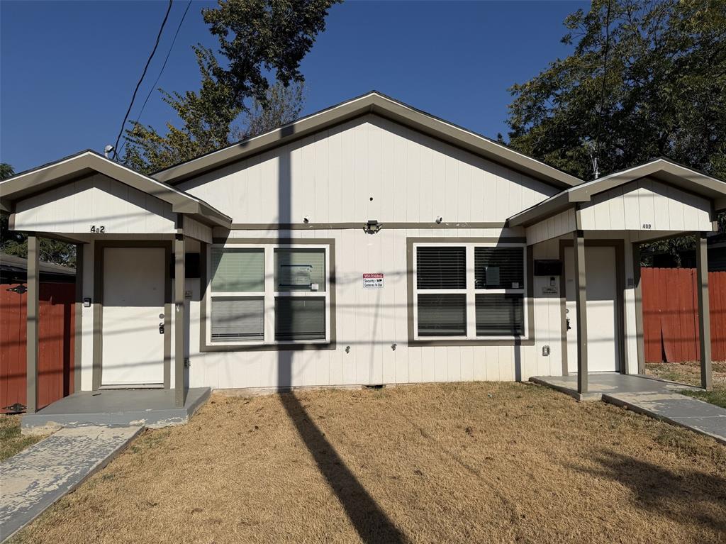 Full Duplex 400 & 402 Lansing St