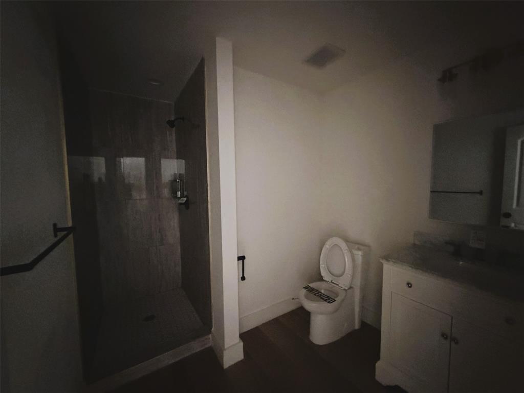 Downstairs full bath