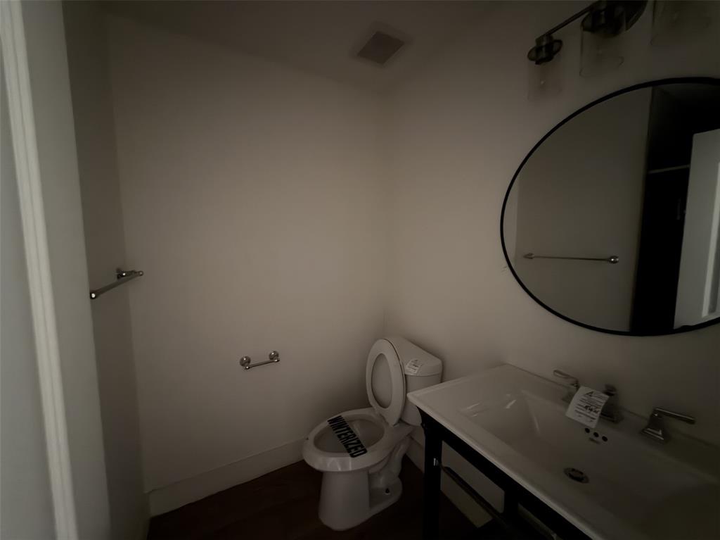 Upstairs full bath