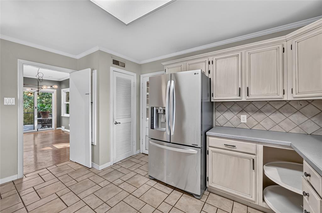 2518 Maple Springs Boulevard, Dallas, TX 75235