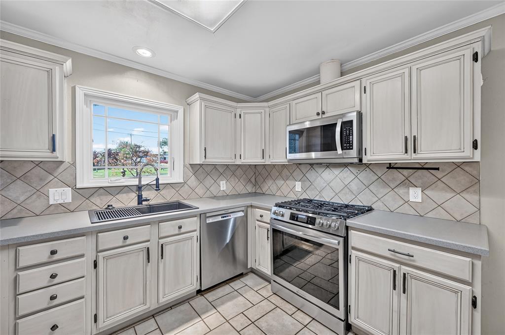 2518 Maple Springs Boulevard, Dallas, TX 75235