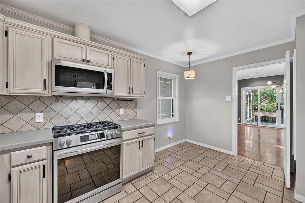 2518 Maple Springs Boulevard, Dallas, TX 75235
