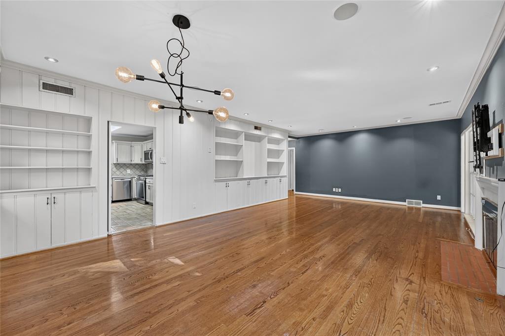 2518 Maple Springs Boulevard, Dallas, TX 75235