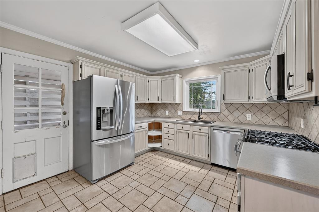 2518 Maple Springs Boulevard, Dallas, TX 75235