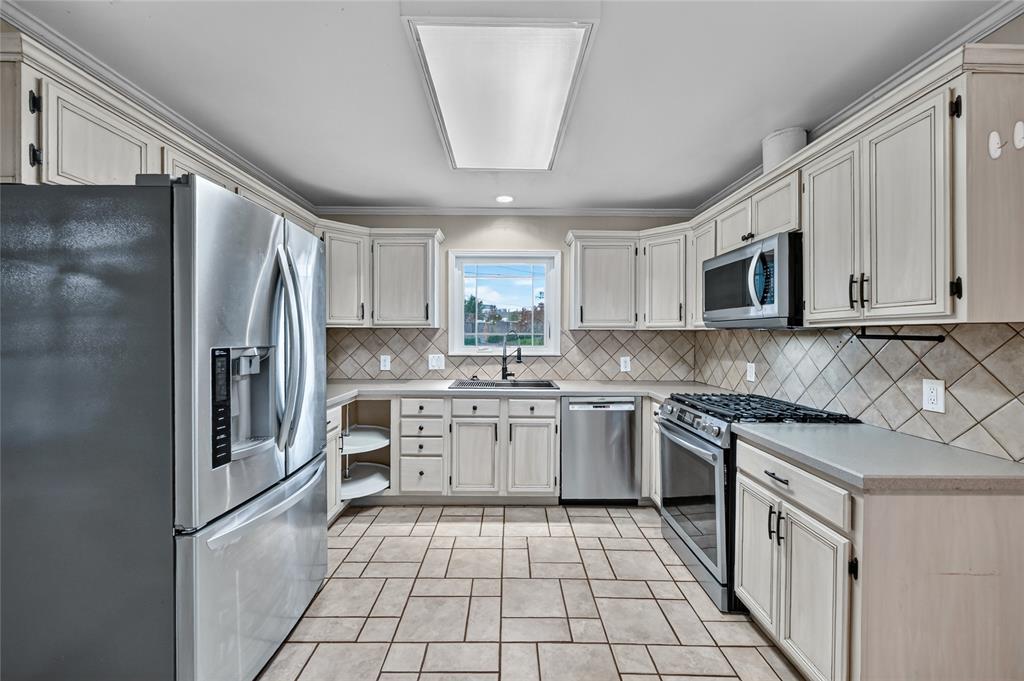 2518 Maple Springs Boulevard, Dallas, TX 75235
