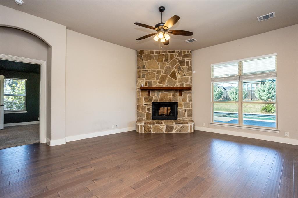 4613 Wildflower Way, Midlothian, TX 76065