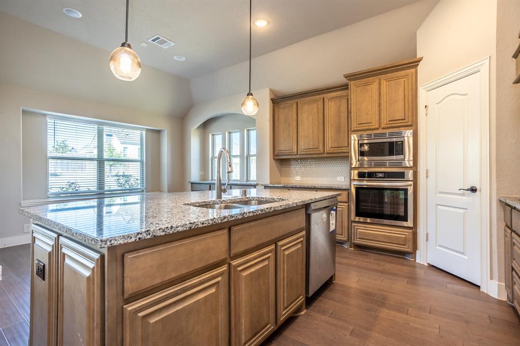 4613 Wildflower Way, Midlothian, TX 76065