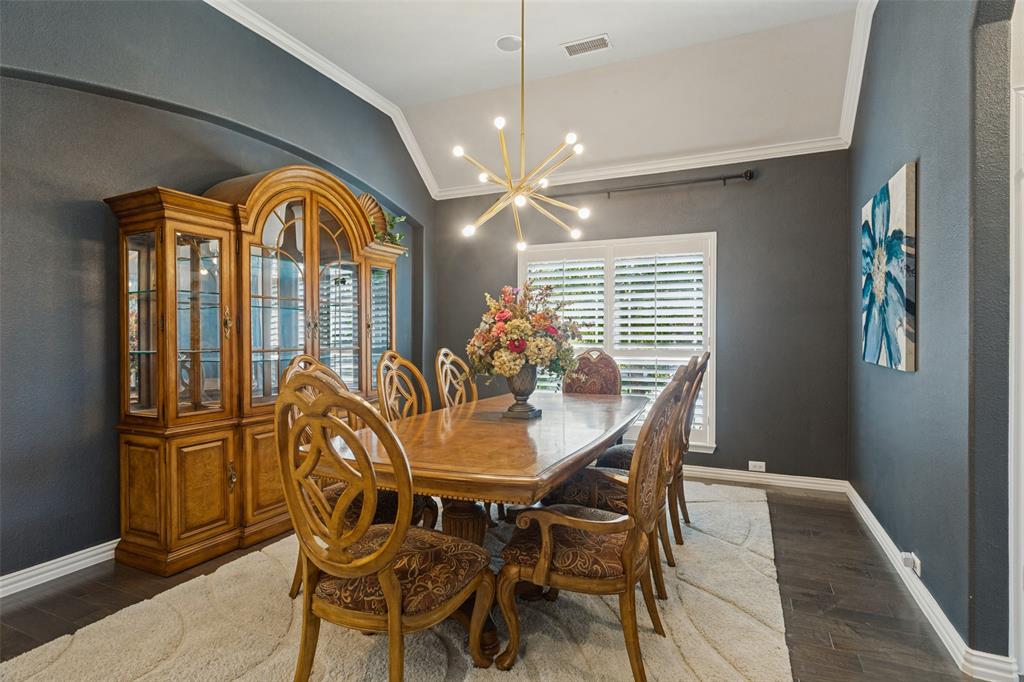 Lots of space for all the extra leaves in your table.  Invite everyone!