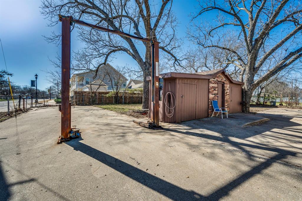 402 W Belt Line Road, Cedar Hill, TX 75104 402 W Belt Line Road, Cedar Hill, TX 75104