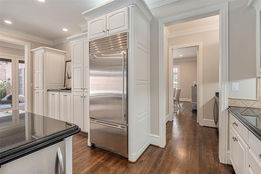 7404 Glen Albens Circle, Dallas, TX 75225