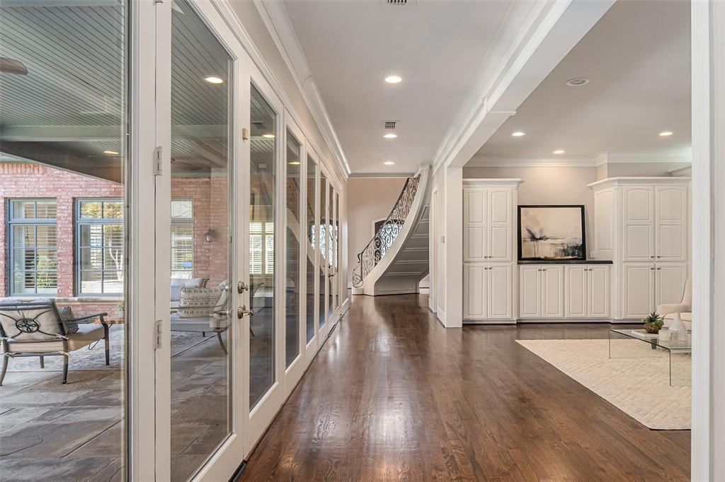 7404 Glen Albens Circle, Dallas, TX 75225
