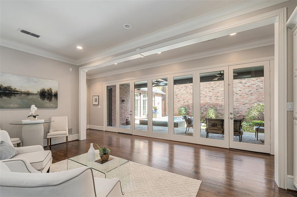 7404 Glen Albens Circle, Dallas, TX 75225