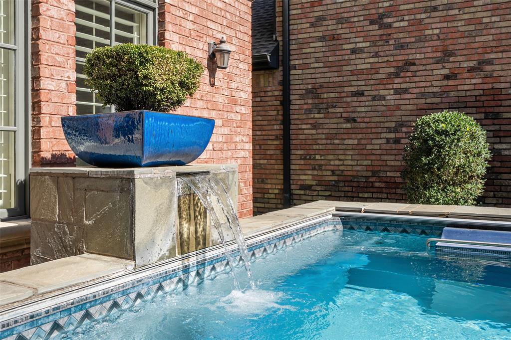 7404 Glen Albens Circle, Dallas, TX 75225