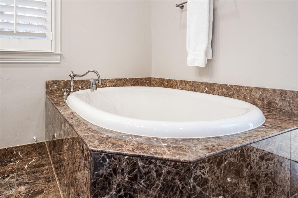 7404 Glen Albens Circle, Dallas, TX 75225