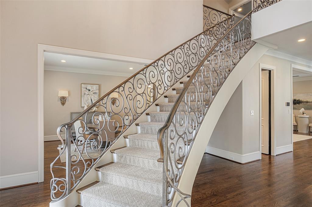 7404 Glen Albens Circle, Dallas, TX 75225