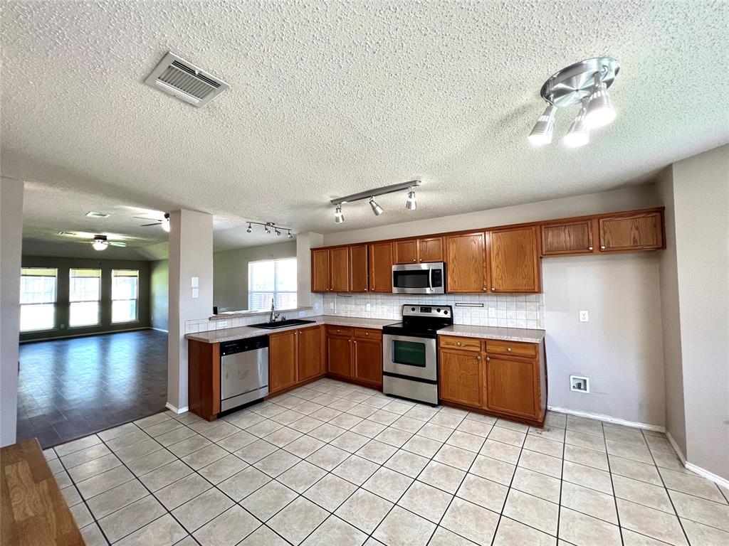 9900 Tyler Drive, McKinney, TX 75072 9900 Tyler Drive, McKinney, TX 75072