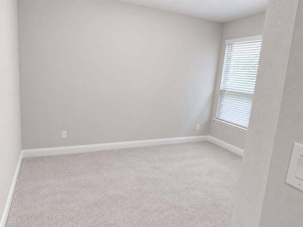 658 Erin Hills Drive, Red Oak, TX 75154
