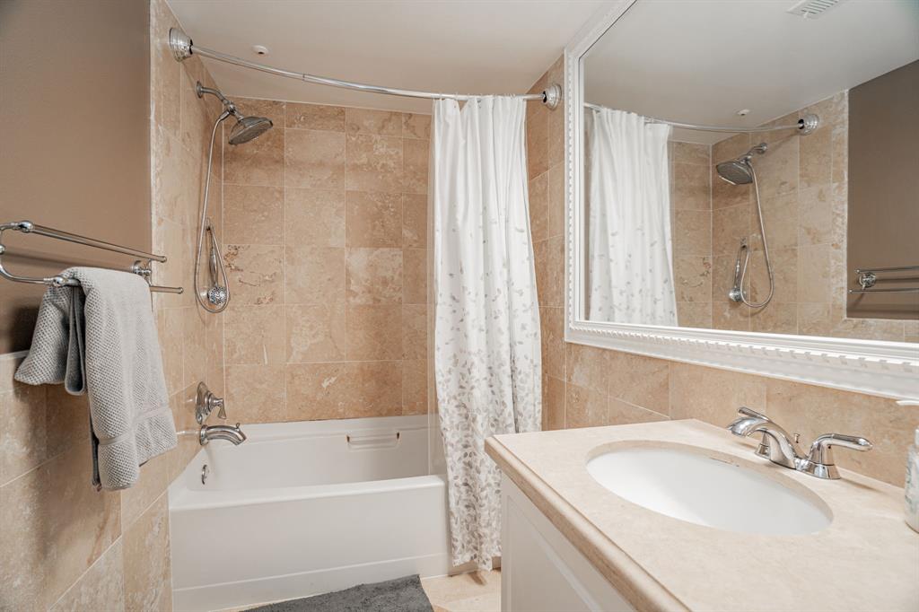 7809 Meadow Park Drive, #208, Dallas, TX 75230