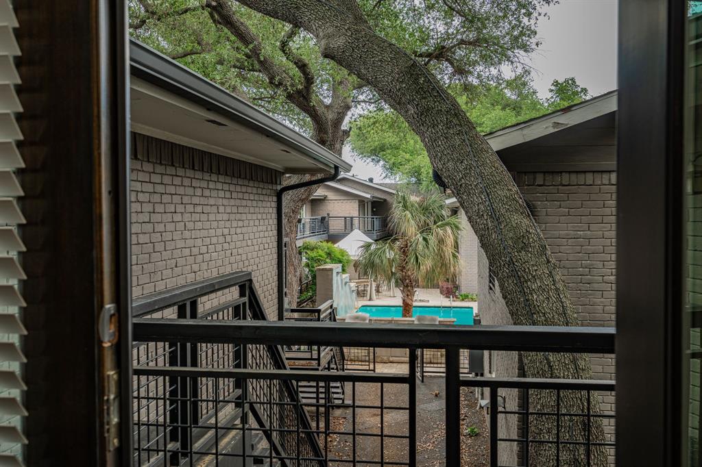 7809 Meadow Park Drive, #208, Dallas, TX 75230