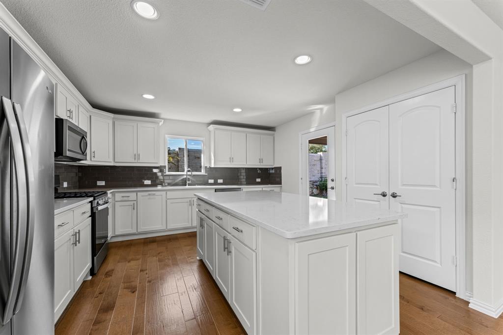 108 Sleepy Willow Lane, McKinney, TX 75071