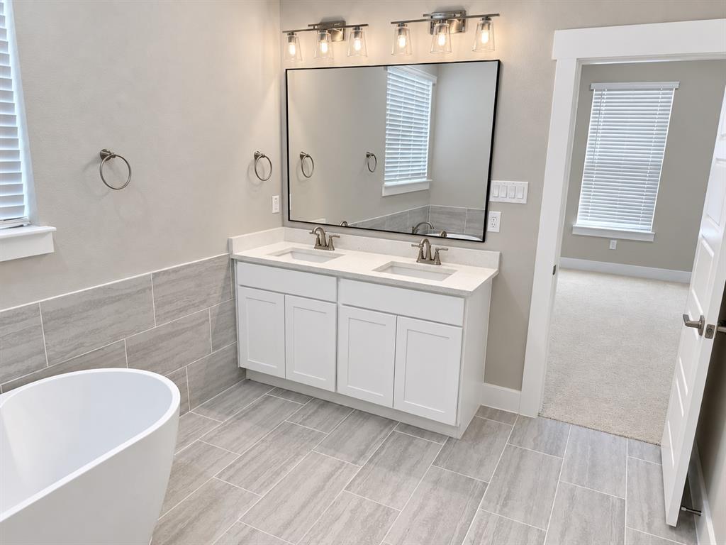 241 Poinsetta Drive, Palmer, TX 75152 241 Poinsetta Drive, Palmer, TX 75152