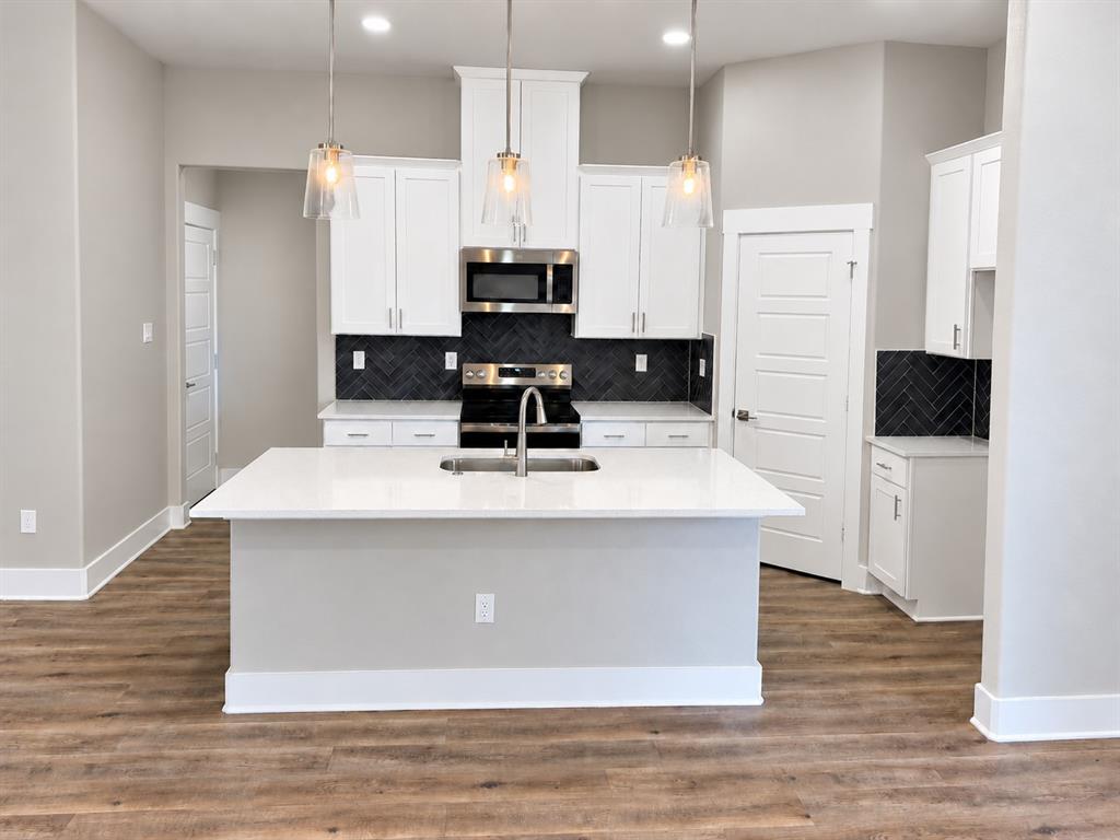 241 Poinsetta Drive, Palmer, TX 75152 241 Poinsetta Drive, Palmer, TX 75152