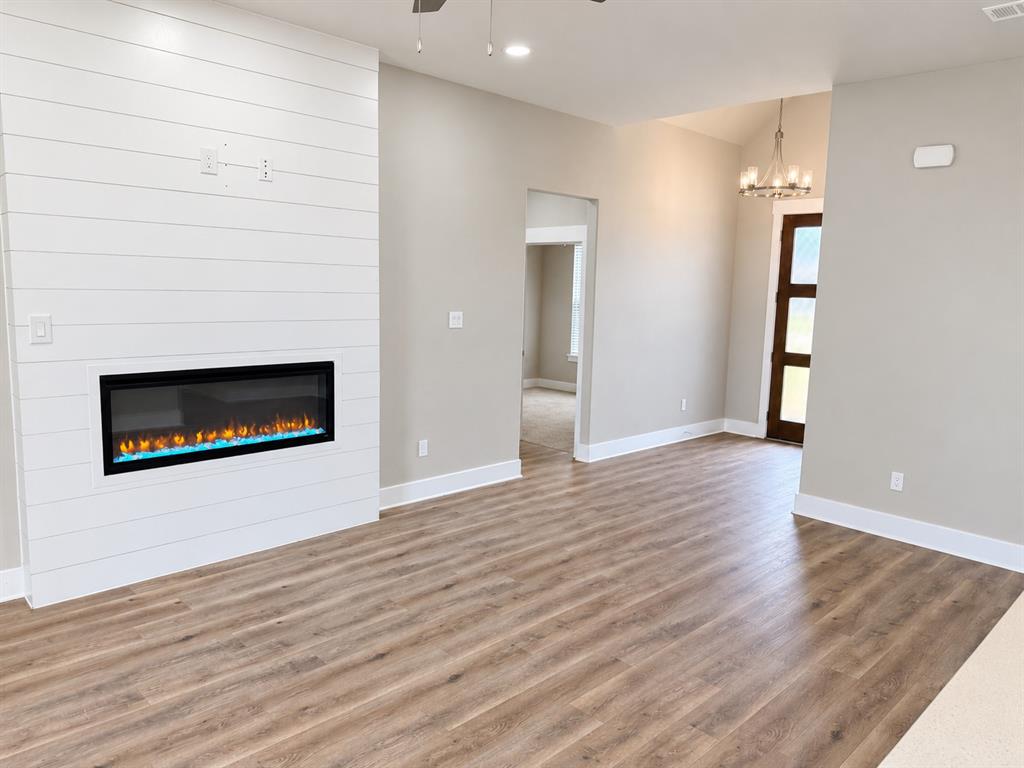 241 Poinsetta Drive, Palmer, TX 75152