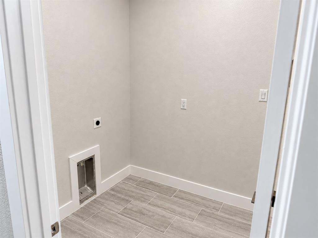 241 Poinsetta Drive, Palmer, TX 75152