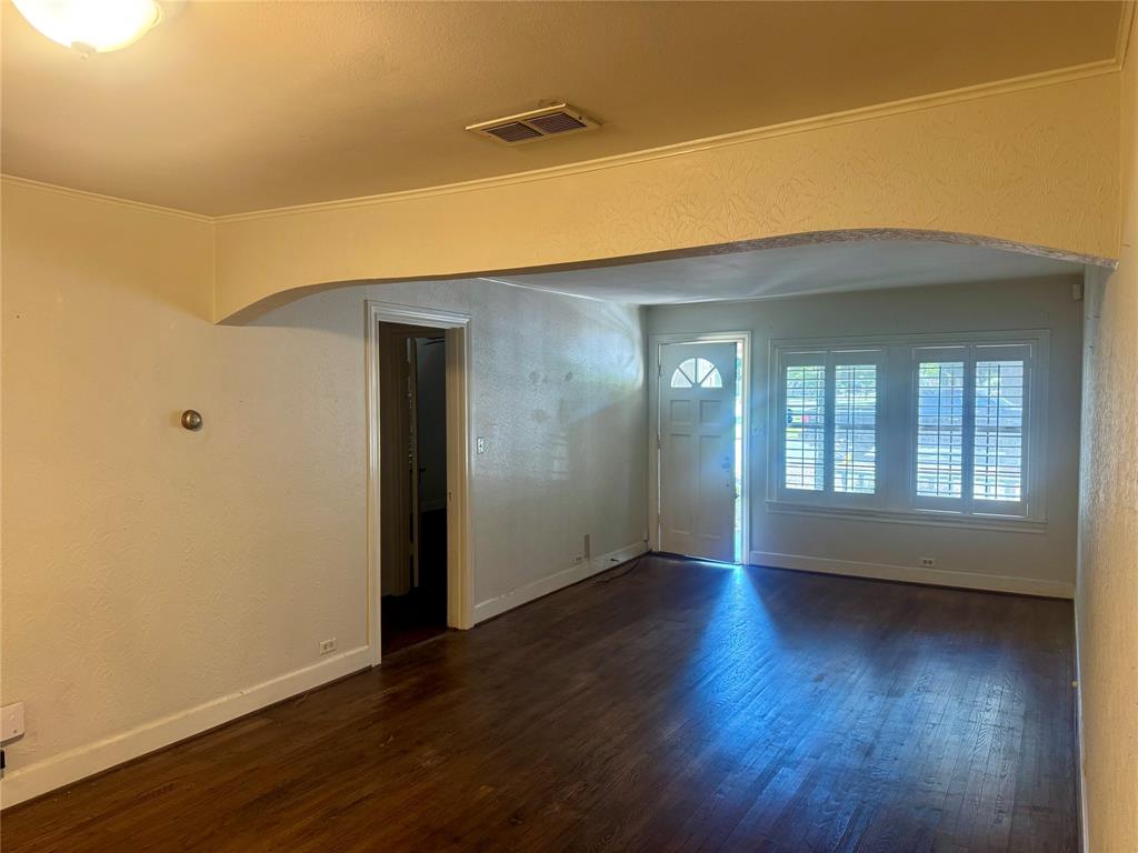 602 W High Street, Terrell, TX 75160