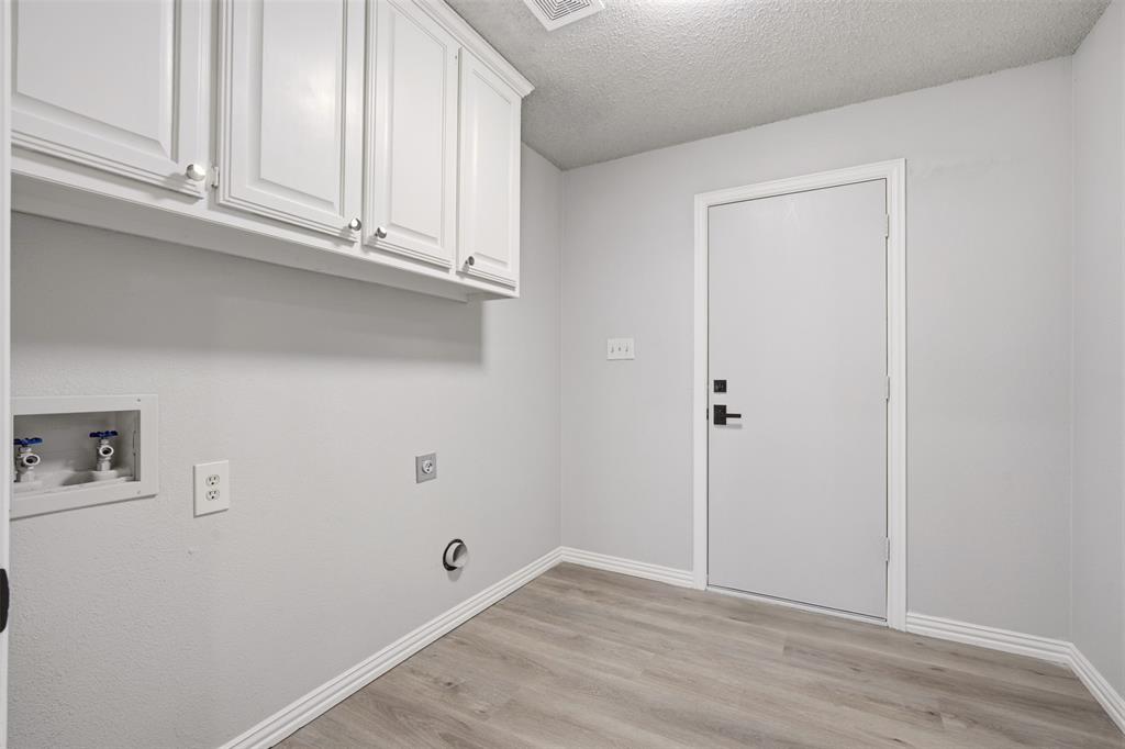 2418 Riverview Drive, McKinney, TX 75071