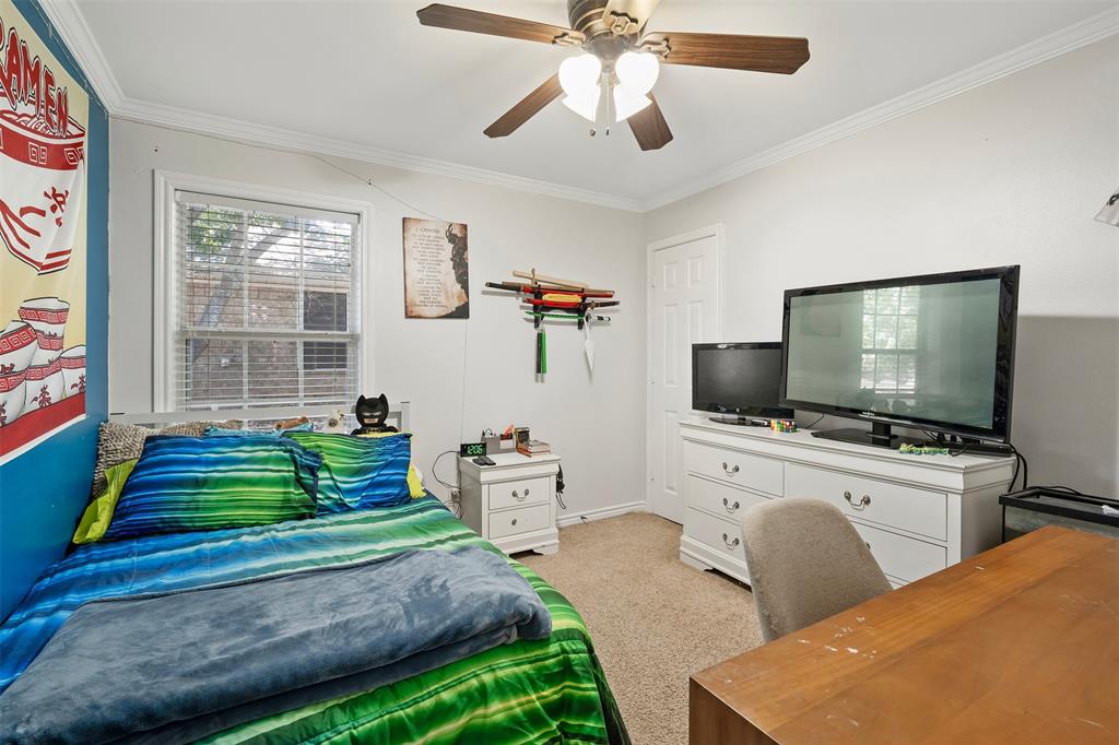 405 Husky Drive, Lindale, TX 75771