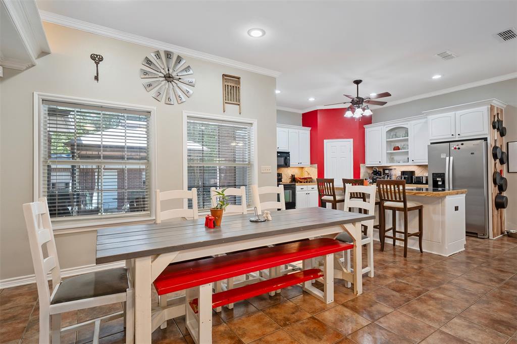 405 Husky Drive, Lindale, TX 75771