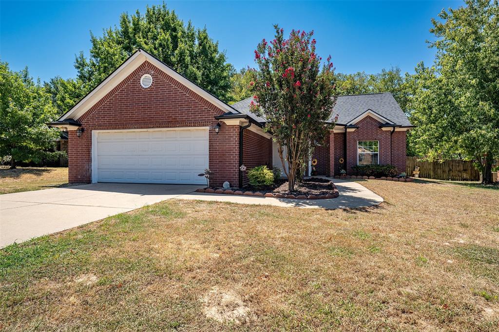405 Husky Drive, Lindale, TX 75771