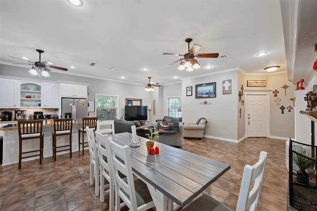 405 Husky Drive, Lindale, TX 75771
