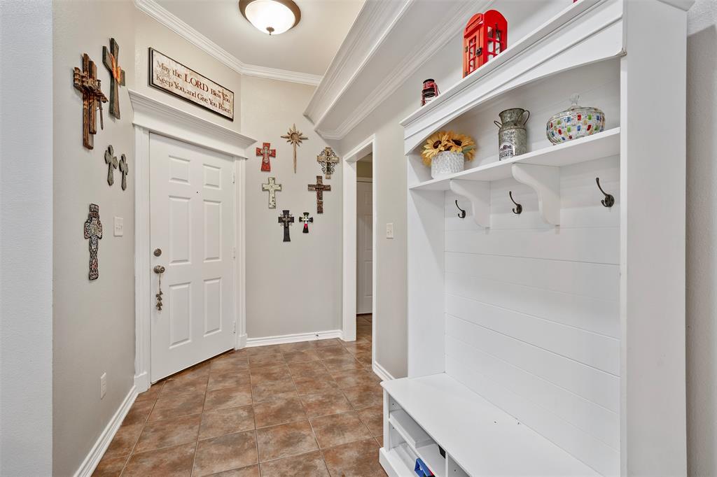 405 Husky Drive, Lindale, TX 75771
